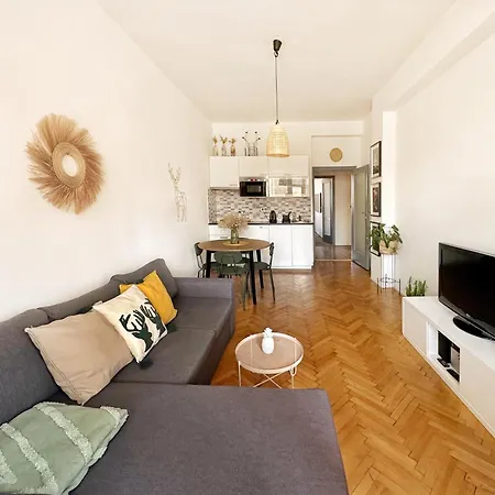 Apartmán Bright And With A Balcony *